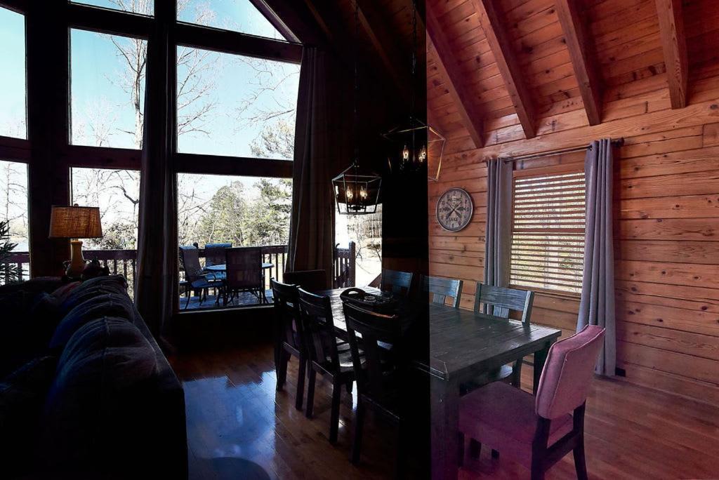 Photo of Livingroom in Morganton