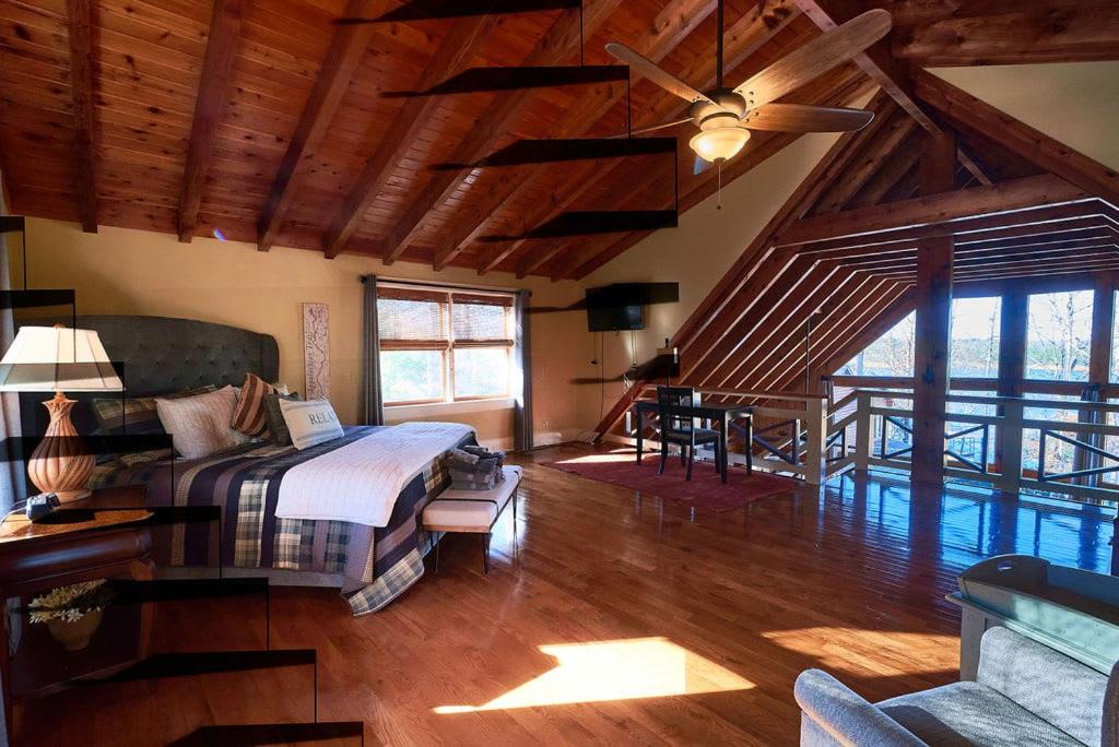 Photo of Livingroom in Morganton