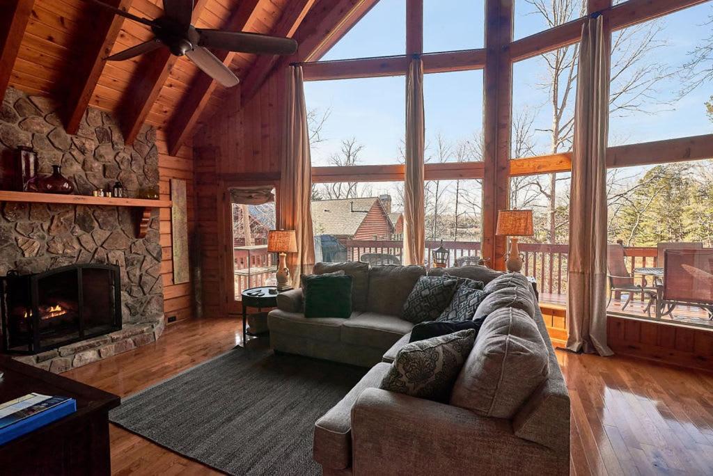 Photo of Livingroom in Morganton