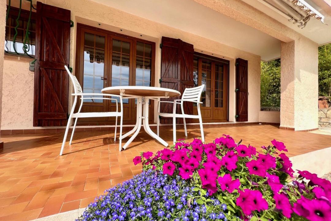 Photo of Patio Balcony in Taradeau