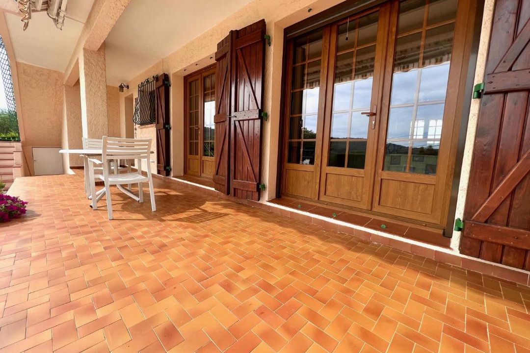 Photo of Patio Balcony in Taradeau
