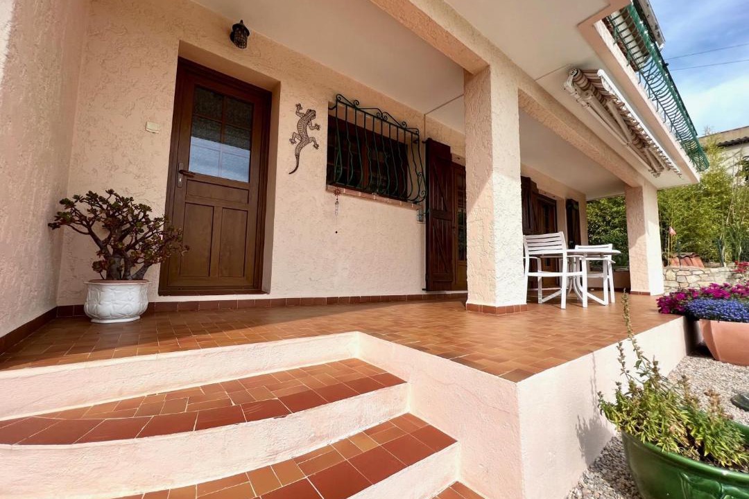 Photo of Patio Balcony in Taradeau