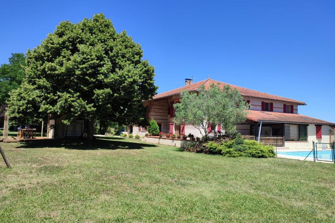 Photo of Others in Bax