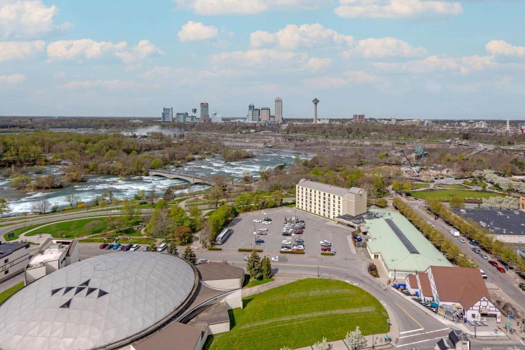Photo of Others in Downtown Niagara Falls