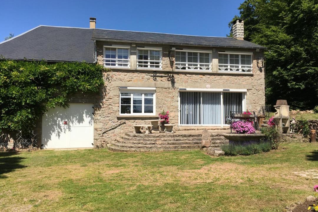 Photo of Buildings in Alligny-en-Morvan