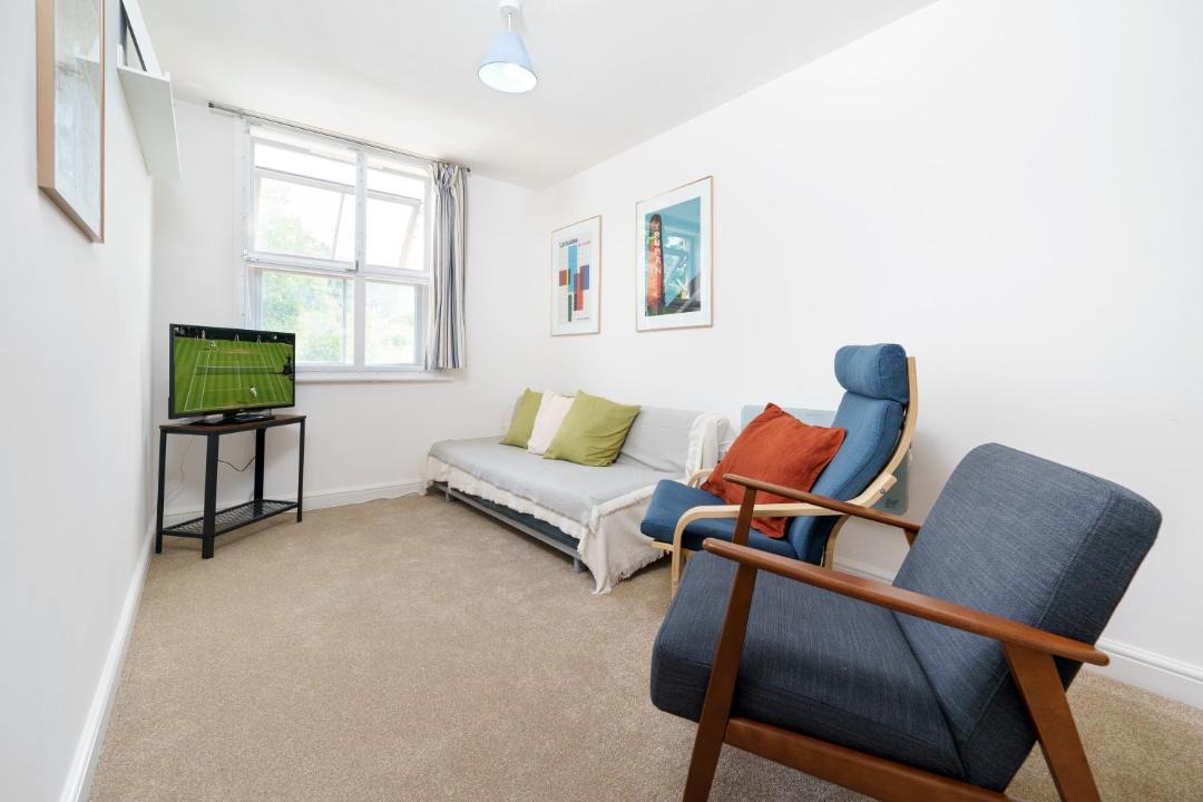 Photo of Livingroom in Hackney Central
