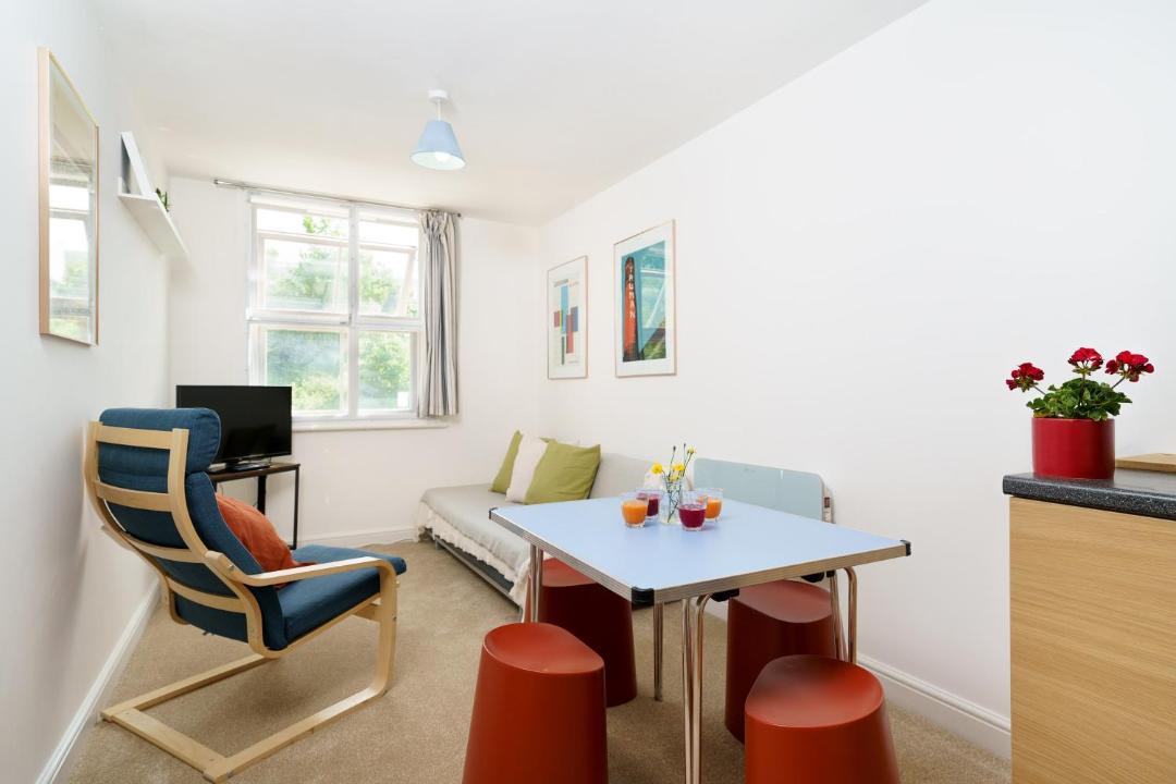 Photo of Livingroom in Hackney Central