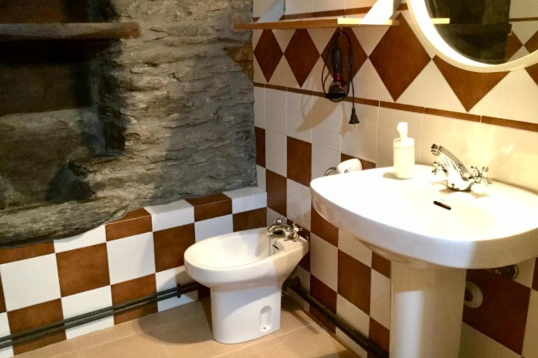Photo of Bathroom in Unarre
