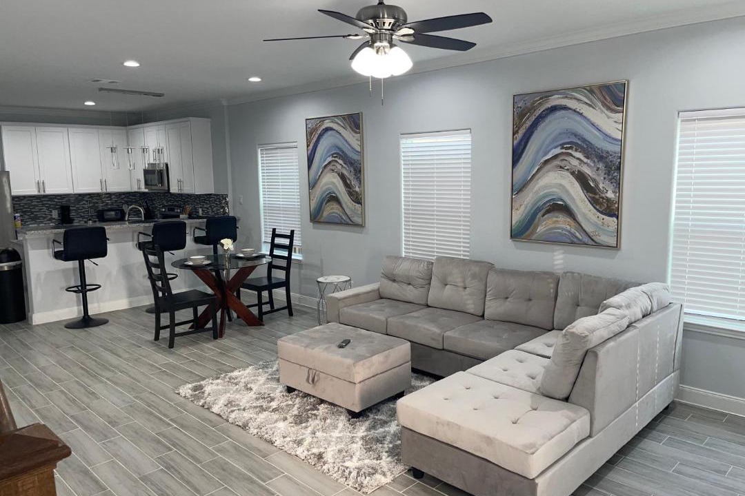 Photo of Livingroom in Southeast Houston