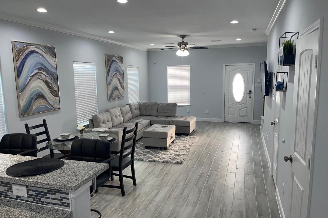 Photo of Livingroom in Southeast Houston