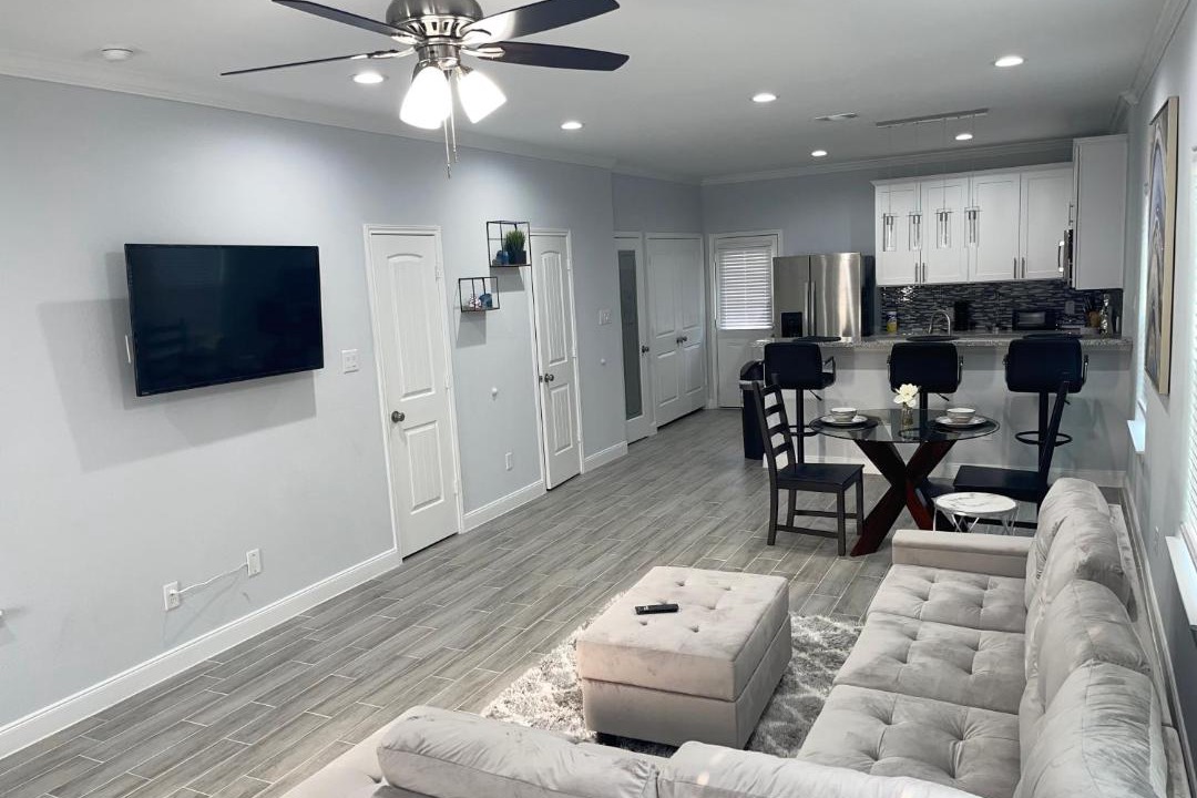 Photo of Livingroom in Southeast Houston