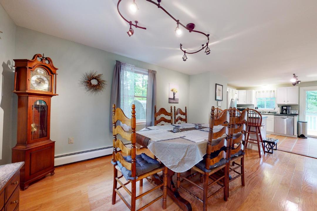 Photo of Livingroom in Alton