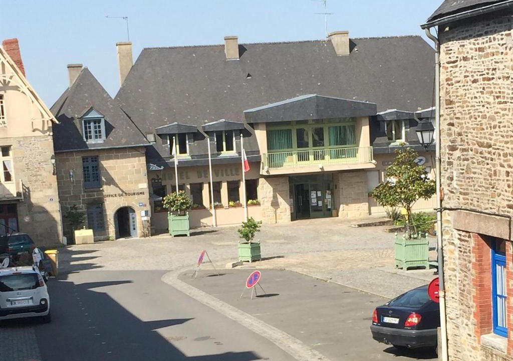 Photo of Buildings in Bazouges-la-Perouse