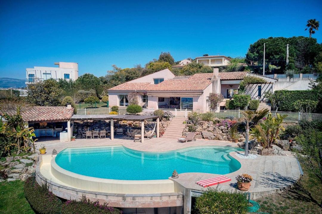 Photo of Outdoor in La Croix des Gardes