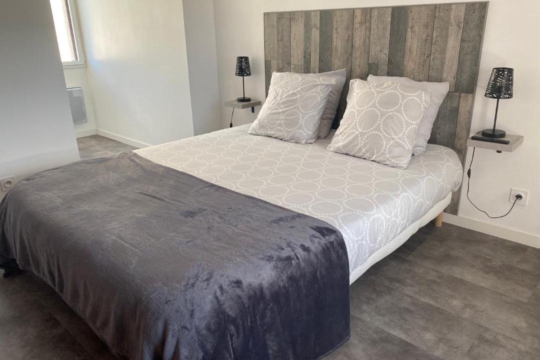 Photo of Bedroom in Isques