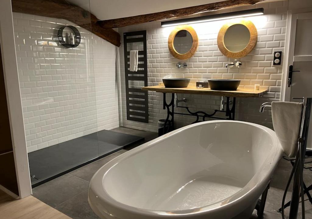 Photo of Bathroom in Mirepoix