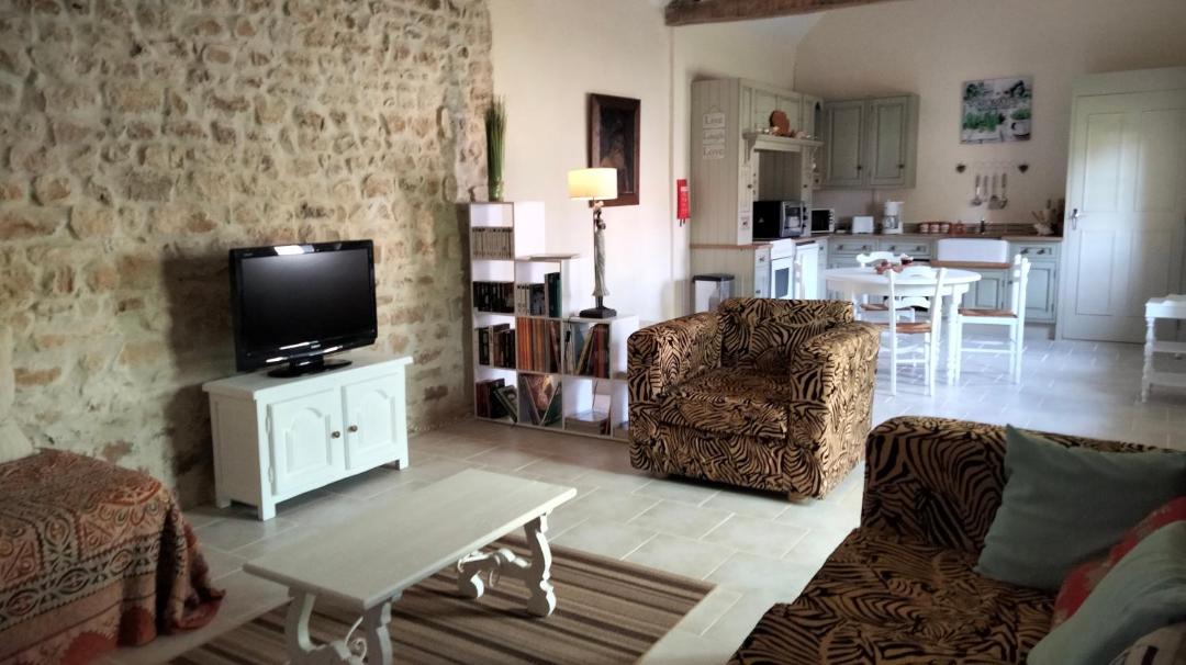 Photo of Others in Oiron