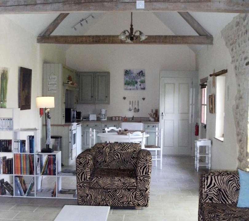 Photo of Others in Oiron