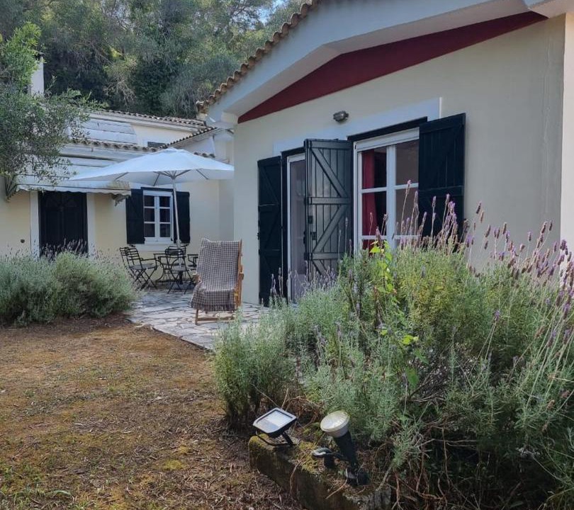 Photo of Buildings in Sinarades