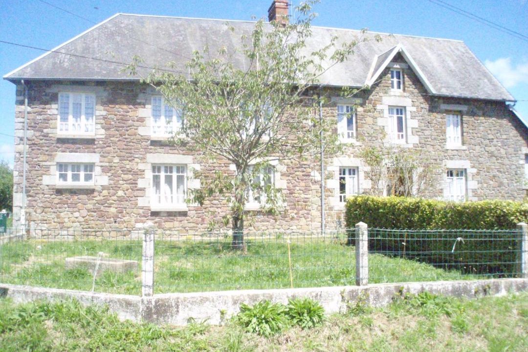 Photo of Buildings in Lengronne