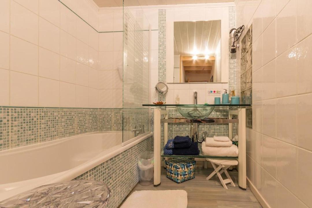 Photo of Bathroom in Saint-Andelain