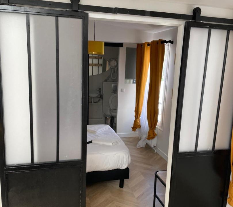 Photo of Bedroom in 20th Arrondissement