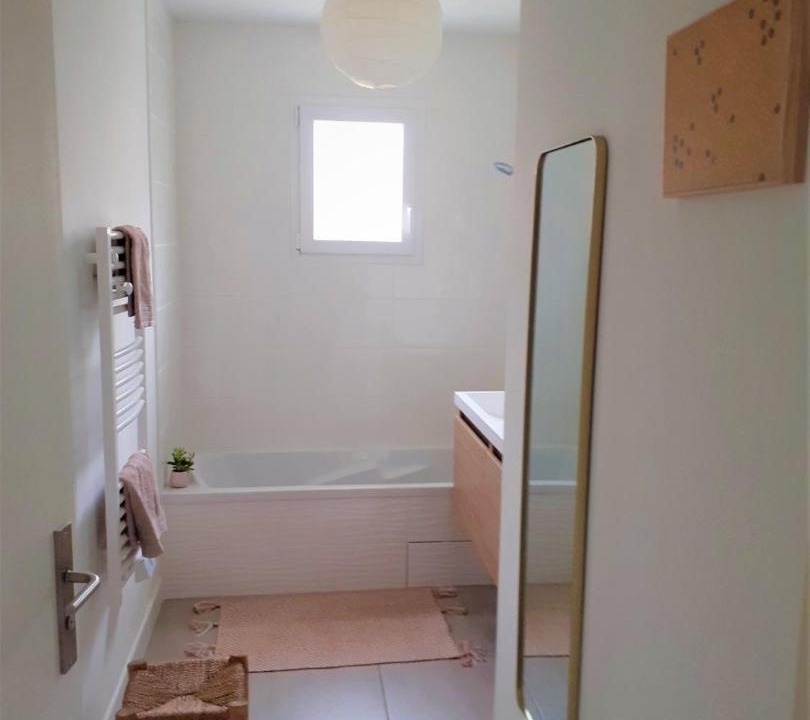 Photo of Others in Salles