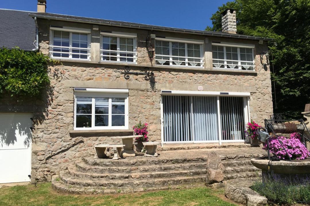 Photo of Buildings in Alligny-en-Morvan