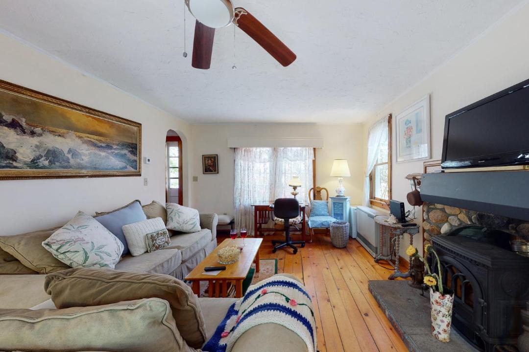 Photo of Livingroom in East Chop