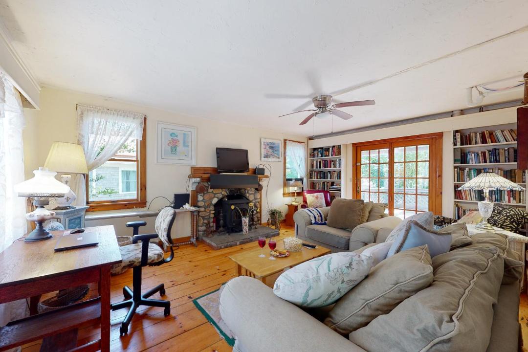 Photo of Livingroom in East Chop