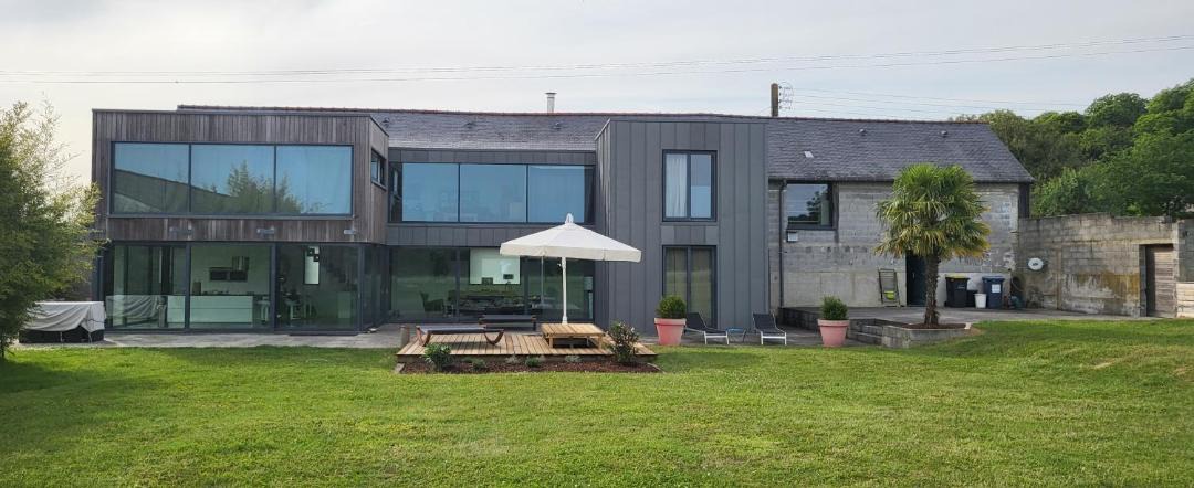 Photo of Others in Liffre