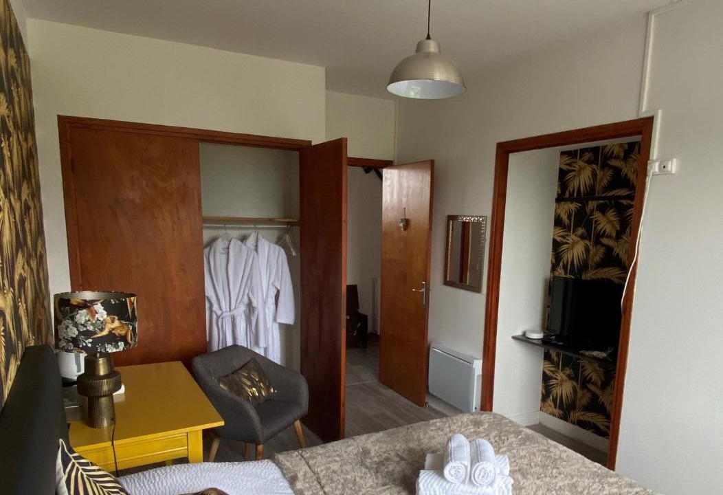 Photo of Others in Barlest