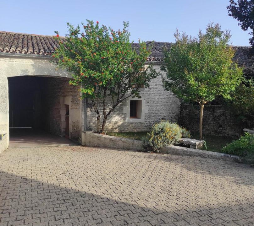 Photo of Buildings in Asnieres-sur-Nouere