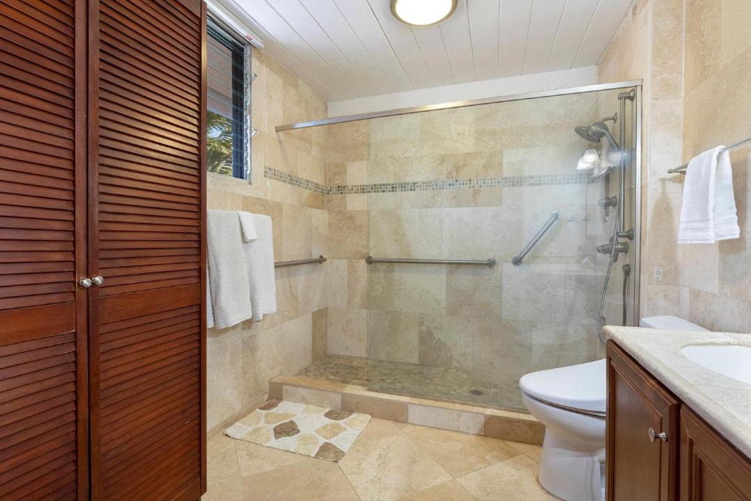Photo of Bathroom in Waikoloa