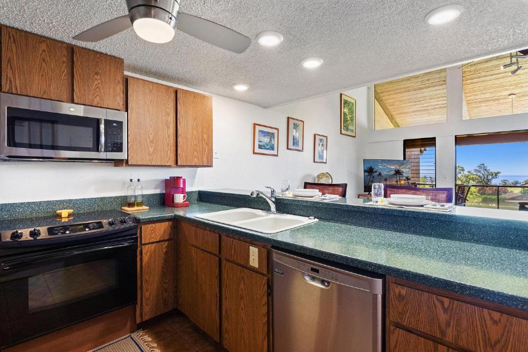 Photo of Kitchen in Waikoloa
