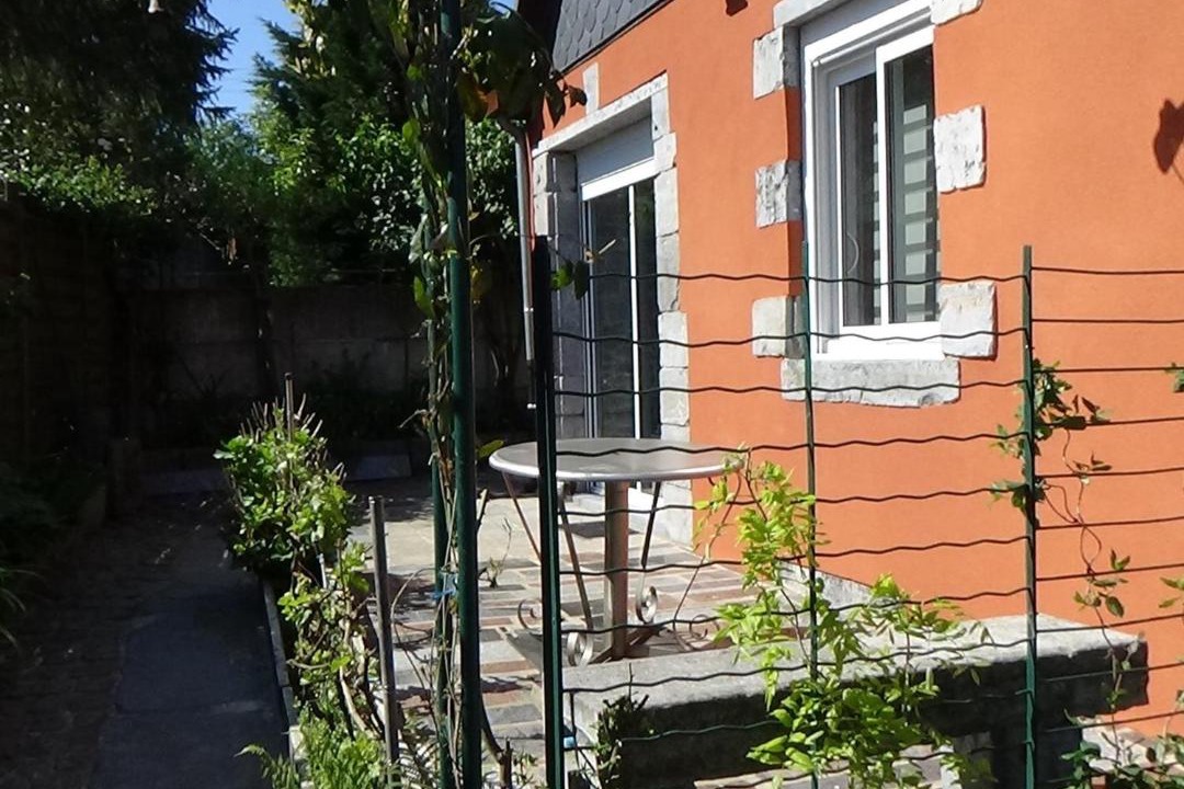 Photo of Others in Leval