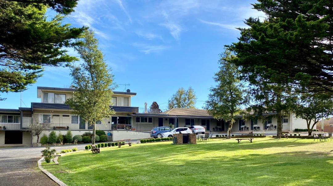 Photo of Others in Oberon