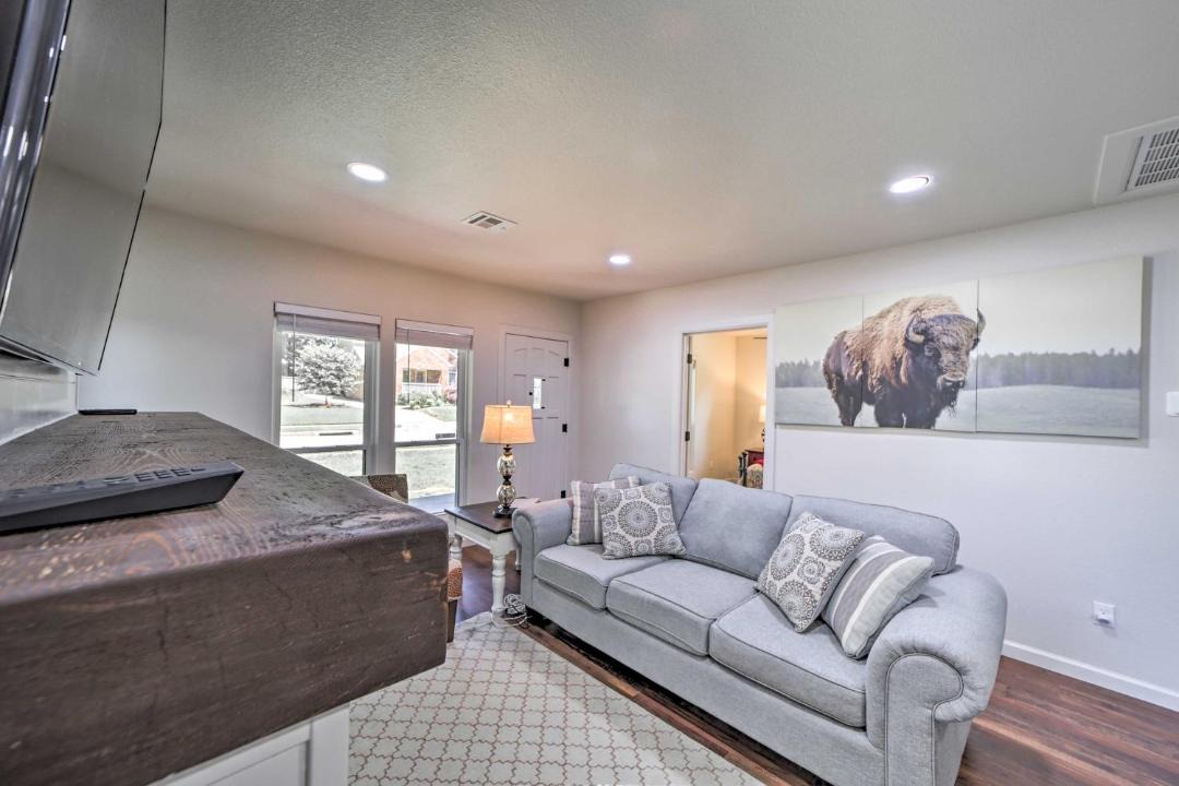 Photo of Livingroom in Florence Park