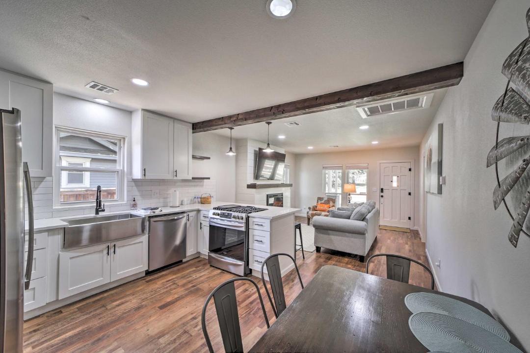 Photo of Livingroom in Florence Park