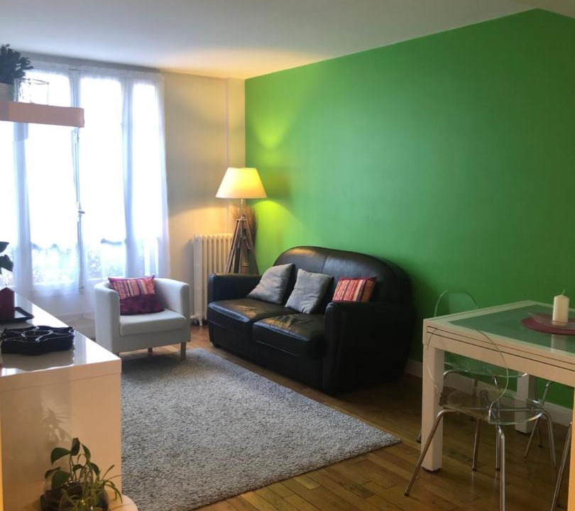 Photo of Livingroom in Republique–Point-du-Jour
