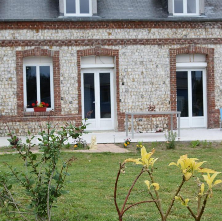 Photo of Others in Theuville-aux-Maillots