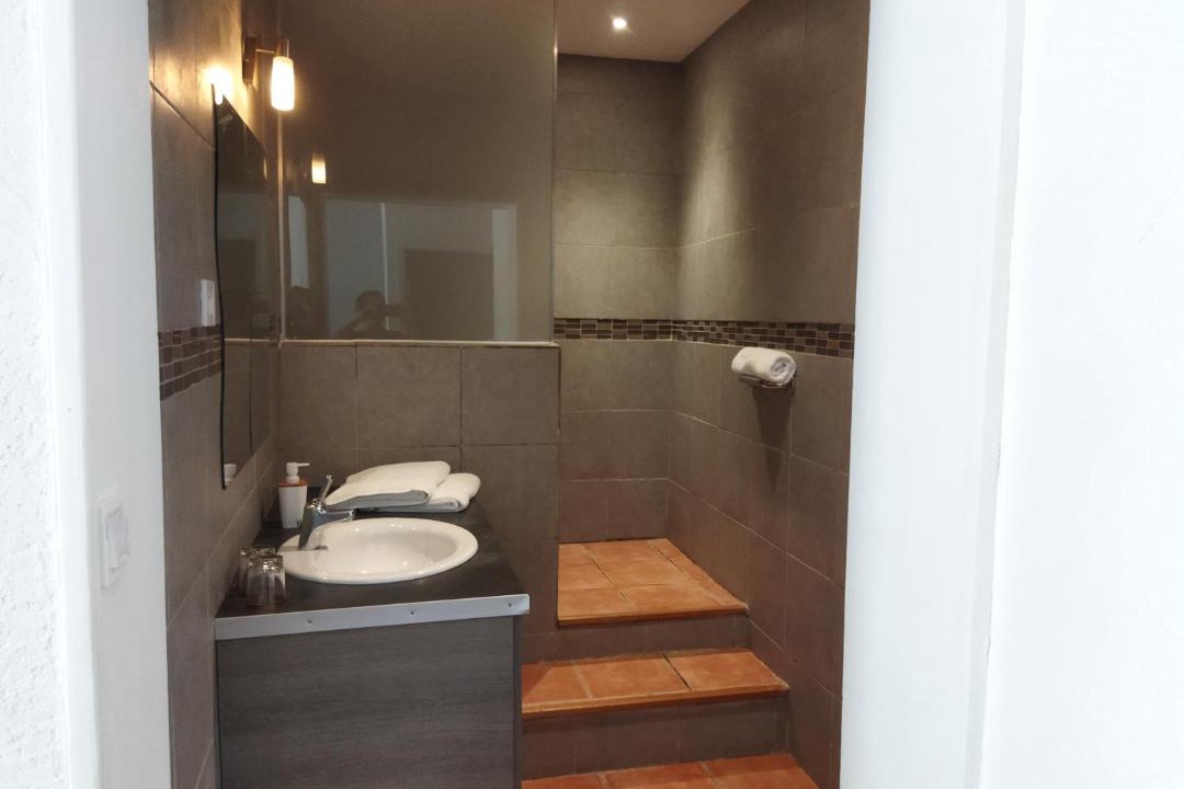 Photo of Bathroom in Le Somail