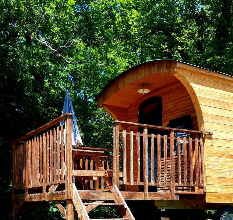 Photo of Buildings in Cambounes