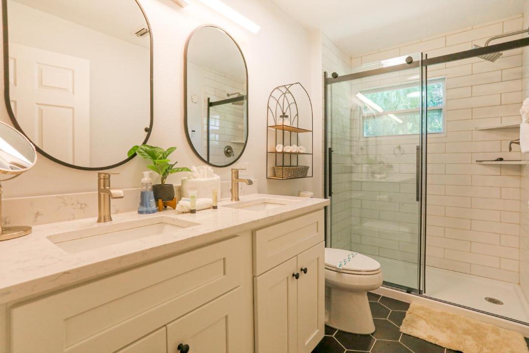 Photo of Bathroom in Indian Beach Sapphire Shores