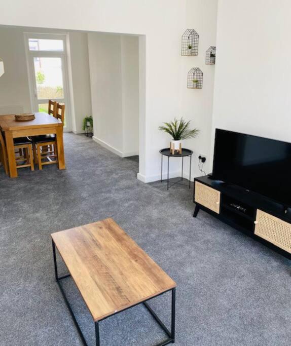 Photo of Livingroom in Barry