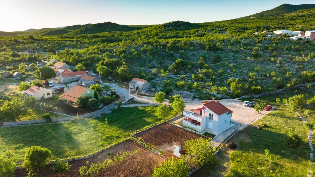 Photo of Outdoor in Unesic