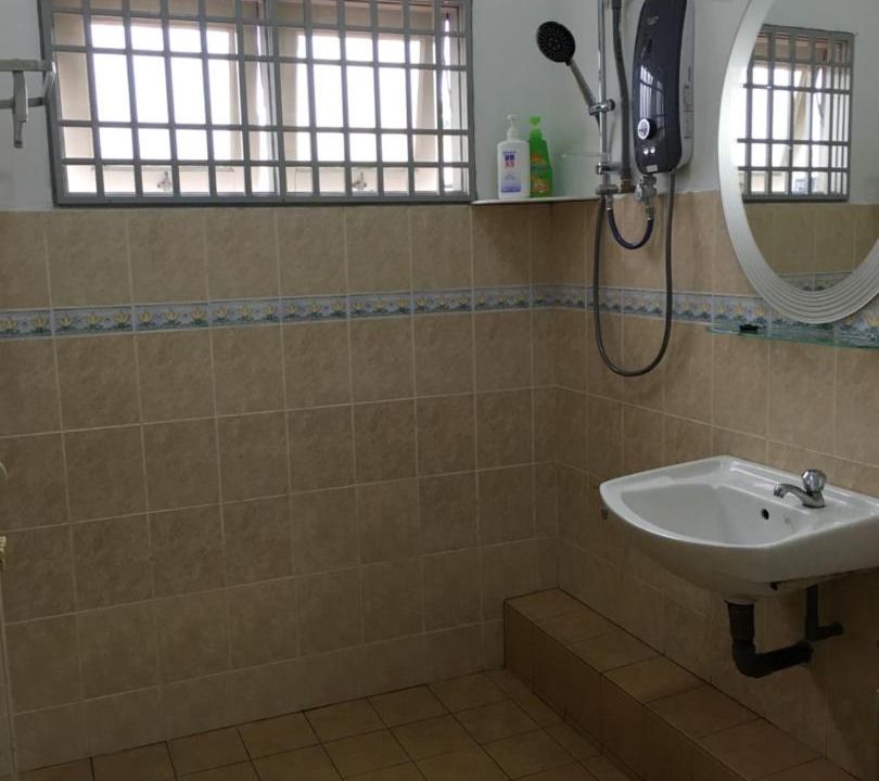 Photo of Bathroom in Kampung Changkat Karah