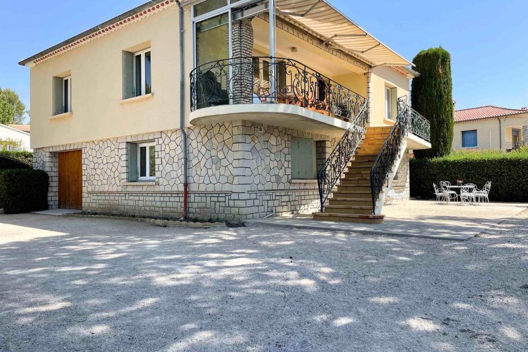 Photo of Others in Sablet