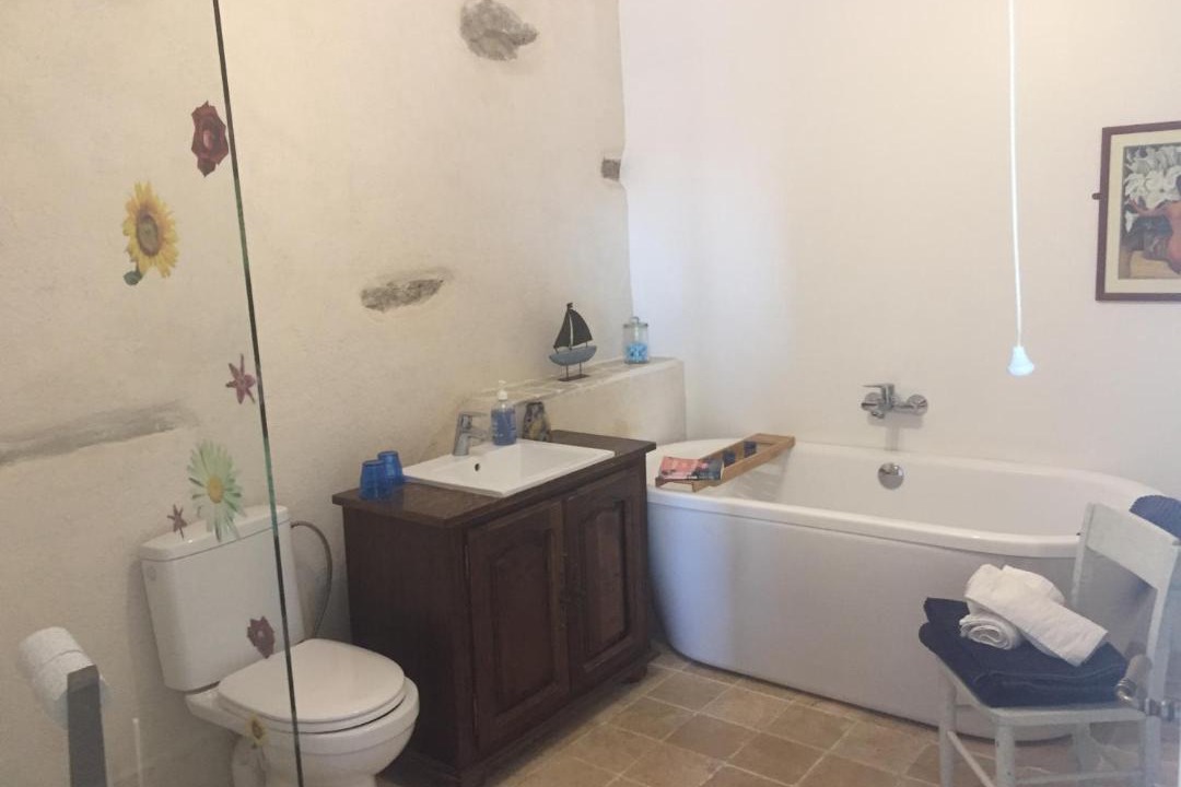 Photo of Bathroom in Le Somail