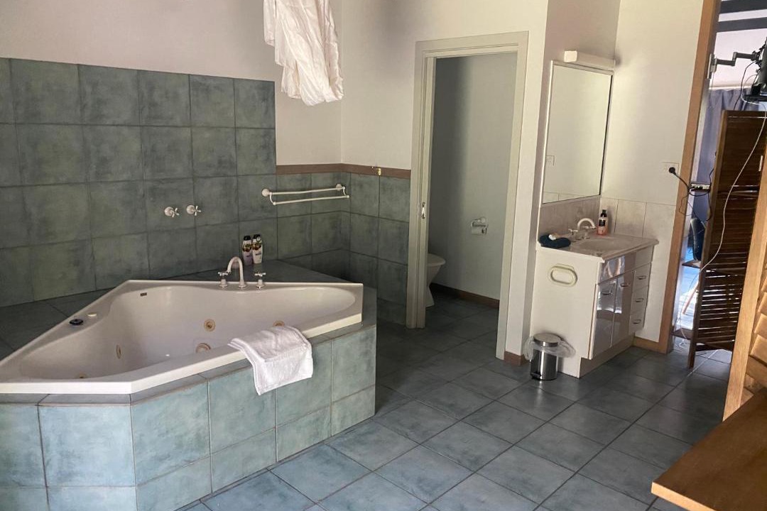 Photo of Bathroom in Halls Gap